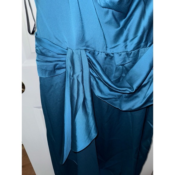 Teal/emerald satin dress - Picture 2 of 4